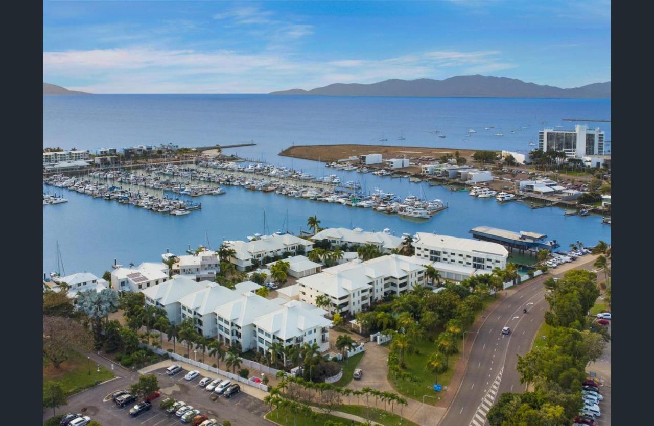 Magic Ocean Views On Melton Apartamento Townsville Exterior foto