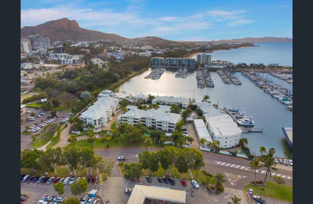 Magic Ocean Views On Melton Apartamento Townsville Exterior foto