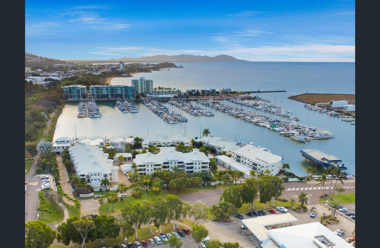 Magic Ocean Views On Melton Apartamento Townsville Exterior foto